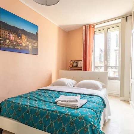 Appartement Hyper Centre F2 Etat Unis